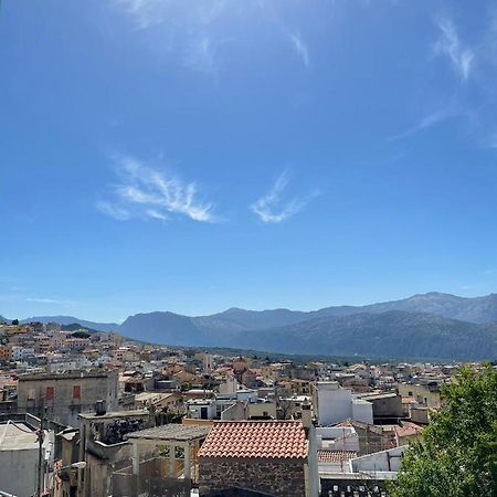 Casa Vacanze Sa Piazza Apartment Dorgali Ngoại thất bức ảnh