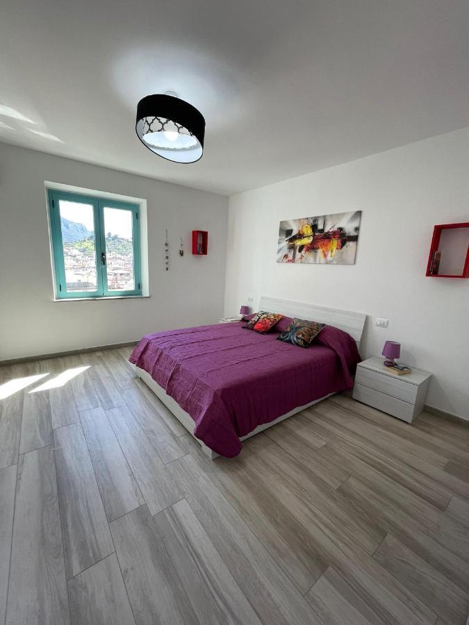 Casa Vacanze Sa Piazza Apartment Dorgali Ngoại thất bức ảnh