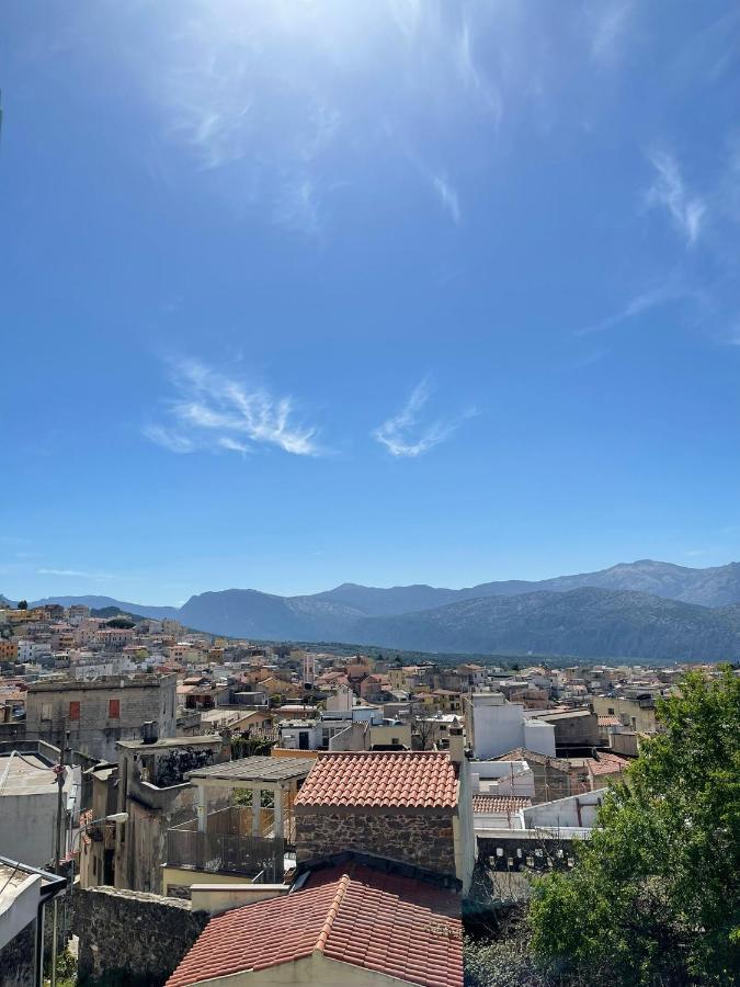 Casa Vacanze Sa Piazza Apartment Dorgali Ngoại thất bức ảnh