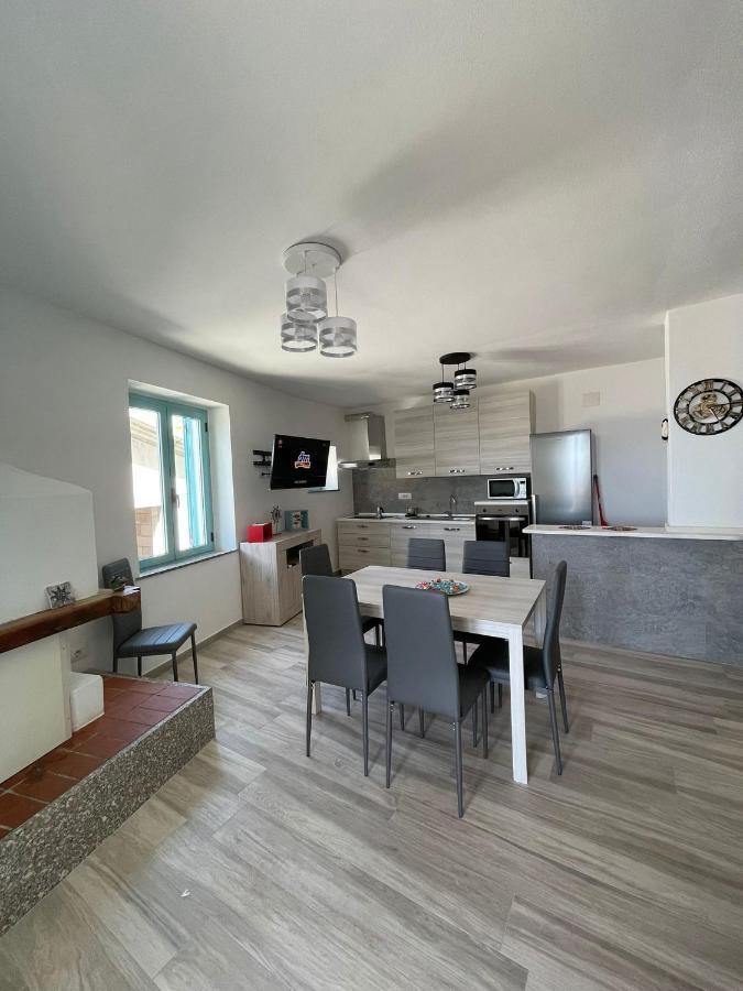 Casa Vacanze Sa Piazza Apartment Dorgali Ngoại thất bức ảnh